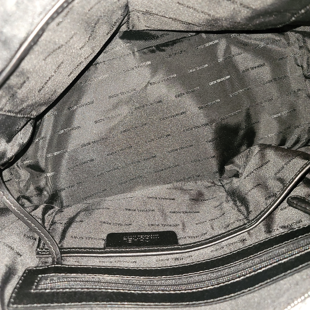 Women's Handbag - Picture 3 of 4